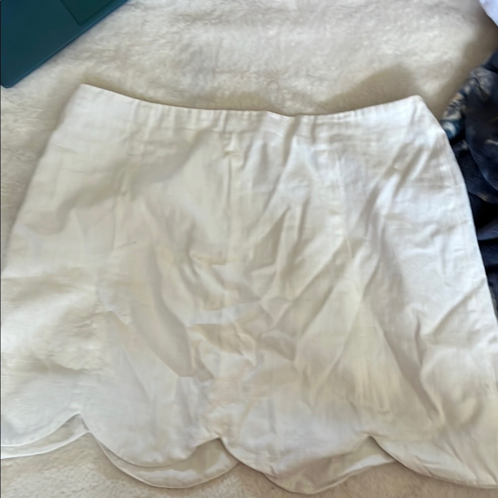 White Scalloped Hem Skirt